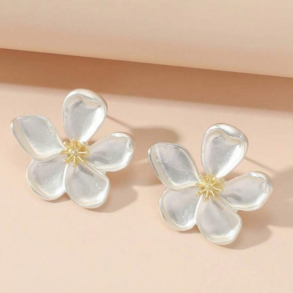 White Magnolia Flower Earrings - Picture 2 of 2